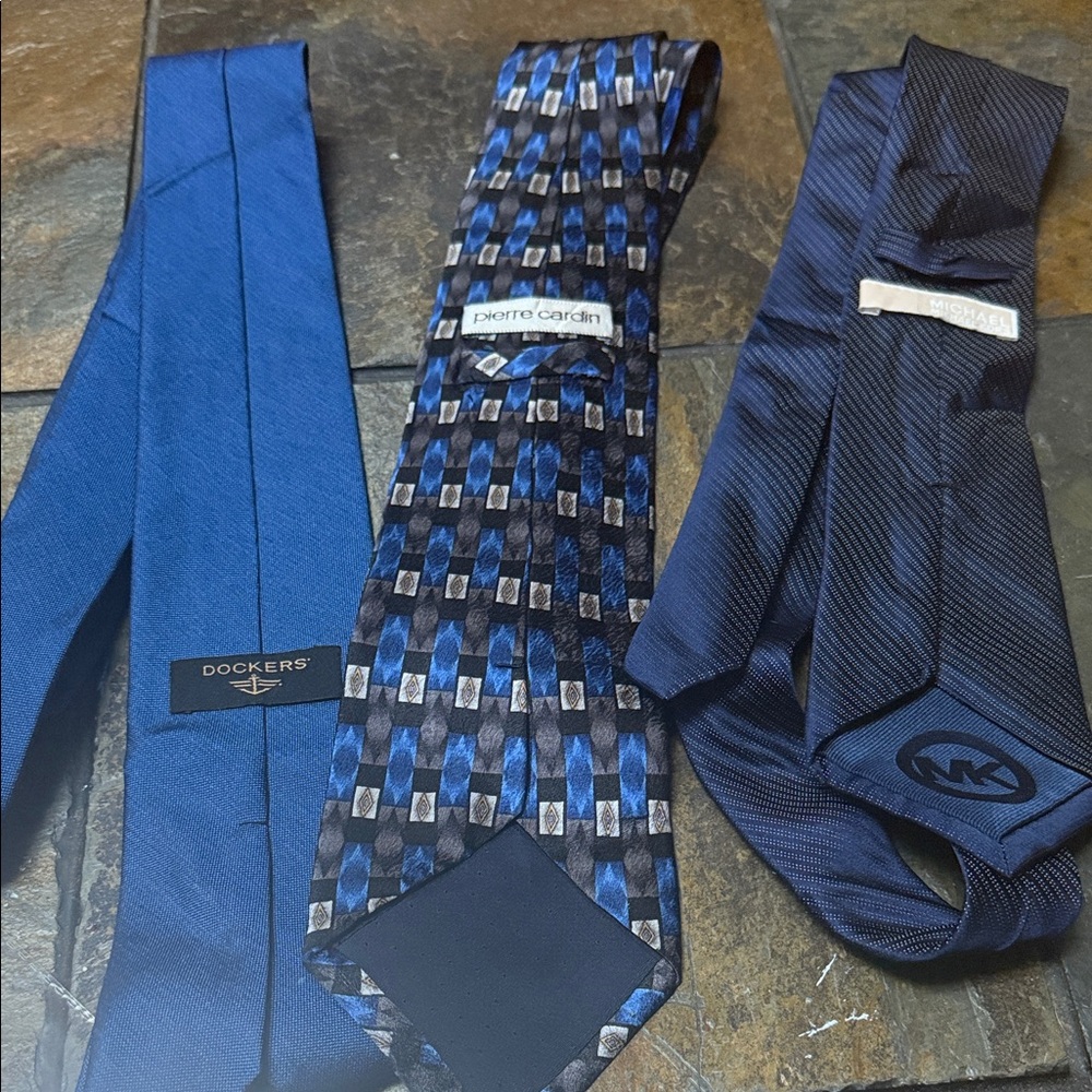 Pierre Cardin Geometric Blue Tie